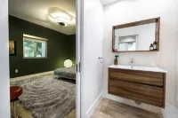 Contemporary Coconut Grove Oasis Hotels in Coconut Grove