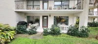 Spacious Ground Floor with Pools and Tennis Courts - Charming Family Retreat 伊莎貝爾港住宿飯店