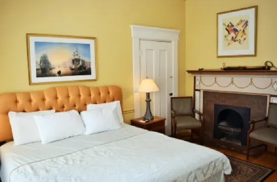 Bellevue House Hotels in 
