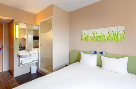 ibis budget London Hounslow Hotels near Chiswick House