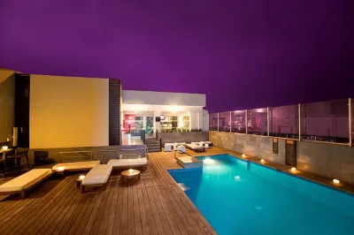 Radisson Decapolis Miraflores Hotel a 