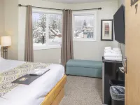 Ski Inn Hotels near Bear Cub