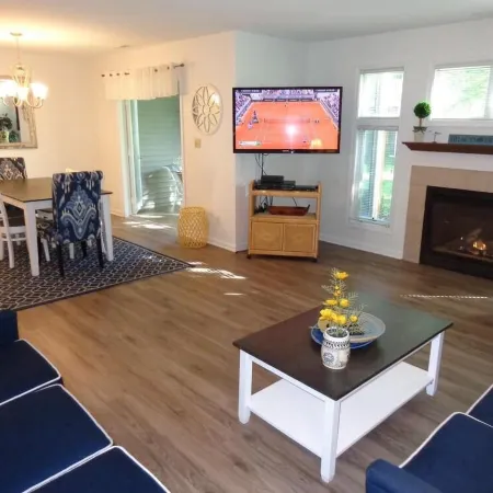 Gorgeous 3 Bedroom Townhouse, Bethany Beach, steps from pool and fitness center
