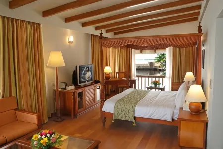 Lemon Tree Vembanad Lake Resort, Kerala Отели в г. Мухамма