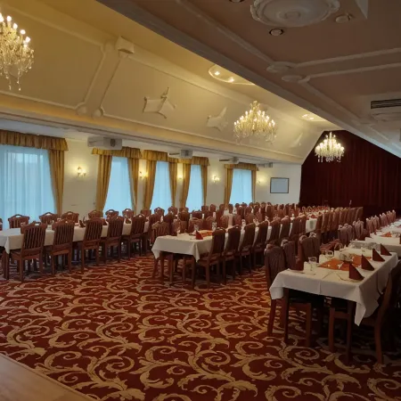Hotel Korona Wellness, Rendezvény és Borszálloda