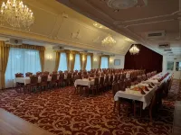 Hotel Korona Wellness, Rendezvény és Borszálloda Hôtels à : Szarvasko
