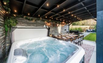 Blythewood Aberdeenshire Luxury Lodge with Hot Tub