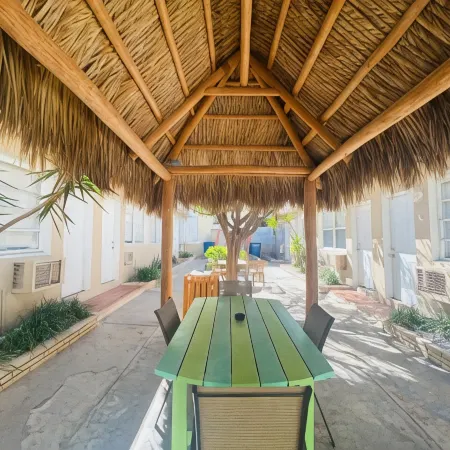 St Maurice Beach Inn