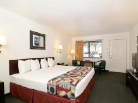 Best Western Colorado River Inn ニードルズのホテル