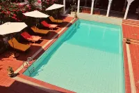 Sovereign Hotel - Pool