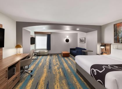La Quinta Inn & Suites by Wyndham Knoxville Papermill