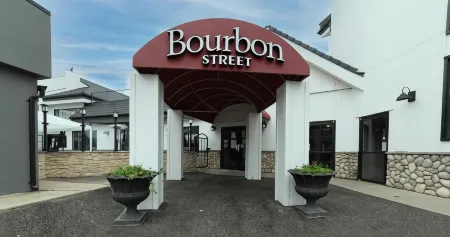 Prestige Hotel Vernon Отели рядом с достопримечательностью «Alexis Park»