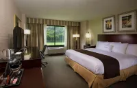 DoubleTree by Hilton Charlotte Airport - balcony