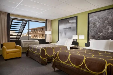 Super 8 by Wyndham Hearst on