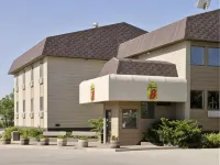 Super 8 by Wyndham Buffalo