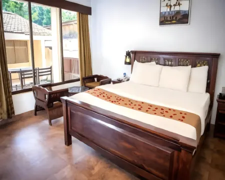 Adamo the Village Hotels in Matheran