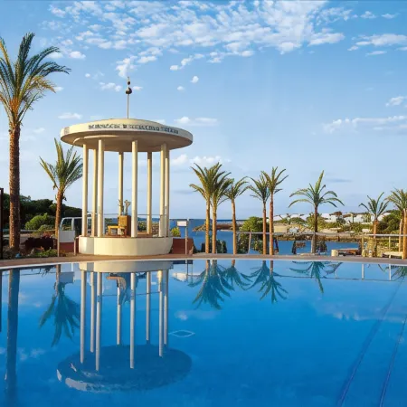Robinson Cala Serena