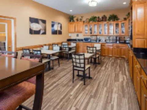 ベスト ウエスタン プラス ブラッドバリー イン & スイーツ ウェークロスのホテル