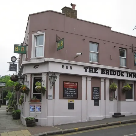 The Bridge Inn Отели рядом с достопримечательностью «Чизик Хаус энд Гарденс»