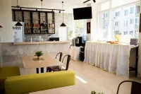 Court Inn - parking