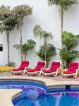 Seven Crown Express & Suites by Kavia - Pools