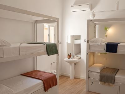 Vivian's Guest House