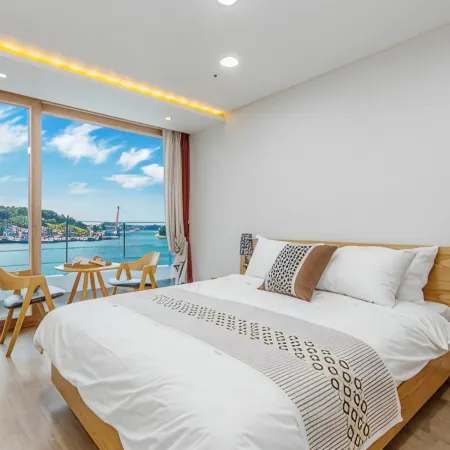 Yeosu Romantic Night Sea Pension