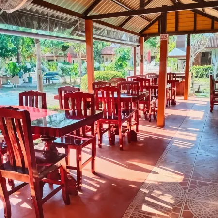Boonya Resort Koh Chang Отели рядом с достопримечательностью «Пляж Кайбэ»