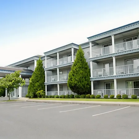 Best Western Plus Grand Manor Inn