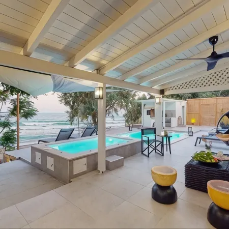 NIKKON LUXURY LIVING is a luxury private villa, in top of the sea.Enjoy LUXURY.