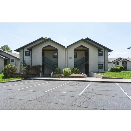 Remodeled WALK-IN Condo Close to 76 Strip No stairs!