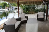 Spacious 3 bedroom home in Plantation key with 30 foot dock