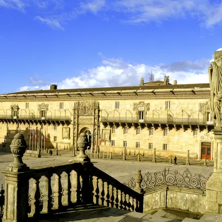 Parador de Santiago - Hostal Dos Reis Catolicos Отели рядом с достопримечательностью «Площадь Пласа Роха»