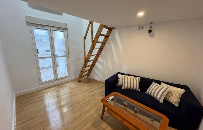 Cozy apartment, very well connected