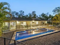 Luxury Retreat with Resort Pool, Home Cinema -  case vacanza in affitto