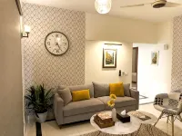 Luxury 3BR Apt | Prime Spot w/Lounge & Dinning