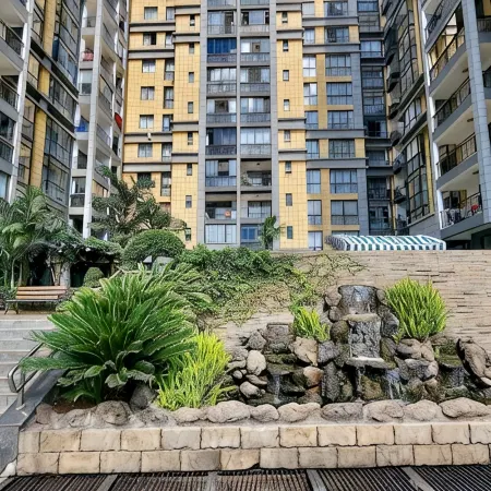 Family Friendly Loft near Yaya | Heated Pool + Gym