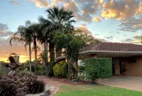 Orana Motor Inn - 4-Star