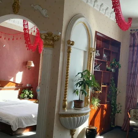 Chonghua Business Hotel