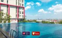 Hotel Gunawangsa Merr - ที่มีสระว่ายน้ำ