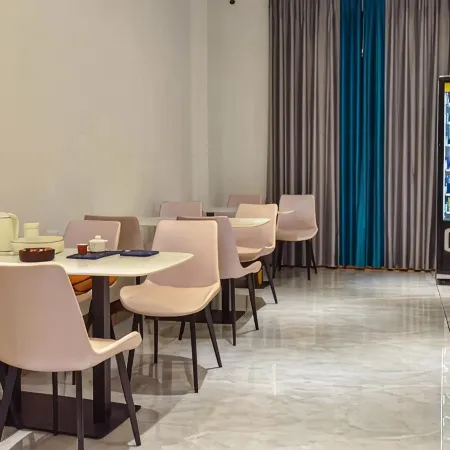 Lufeng Yihao Hotel