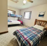 Delightful 3-bedroom house with AC in Usk