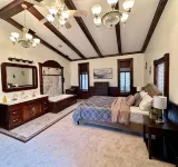 5 bedroom Estate near casino & downtown - 4-Star