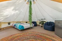 RRG Luxury Glamping Tent– Cozy Winter Retreat with Fire Pit & Hot-tub