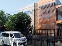 Colorbox House Hotels in Mayangan
