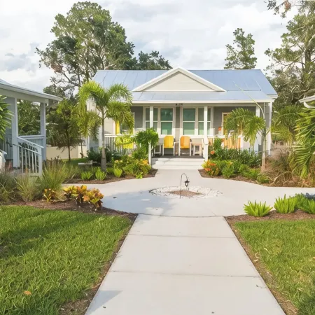 Key West Style Cottage - with pool/hot-tub