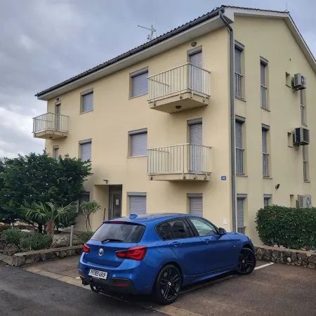 Big Sea View apartment within walking distance of the old town, beach and shops
