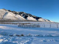 The Cokeville Cabin & Ranch - 100 Acres of Solitude - Chalets