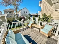 Unique Wildwood 3 BR 1,5 BA House in the Heart of town - 4-Star