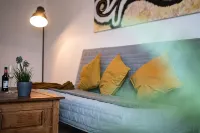 Modern 65 sqm art apartment for up to 6 guests